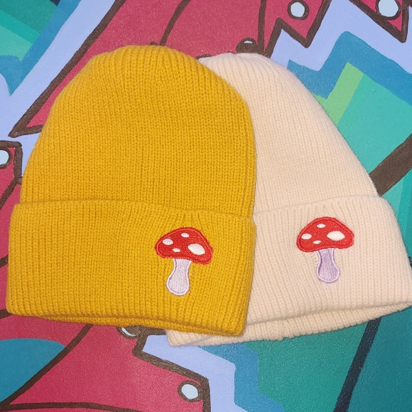 Mushroom beanies - Picture 2 of 2